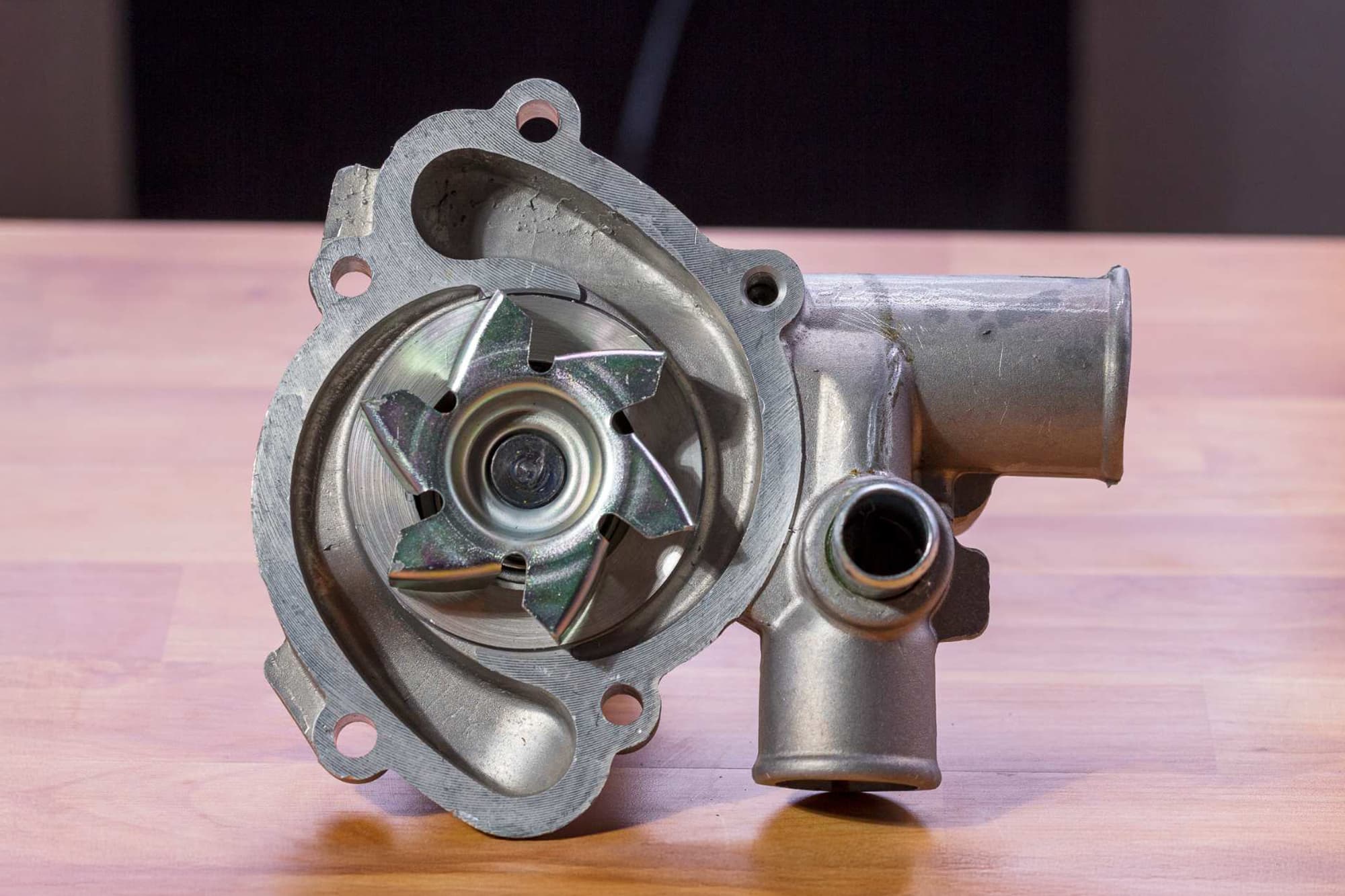 冷却システム用ポンプの羽根車と本体部分